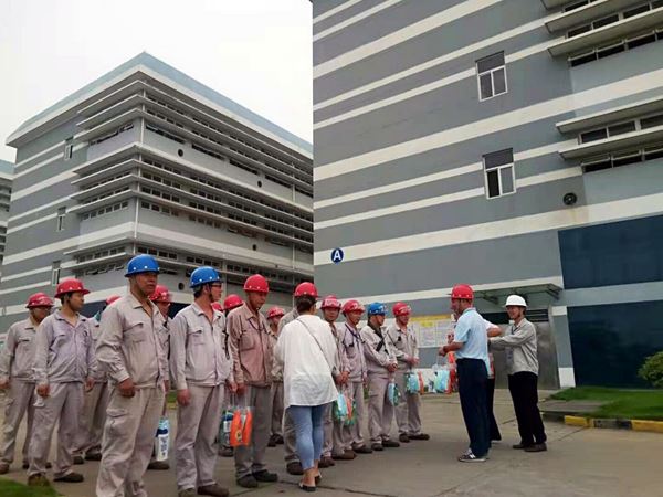 园区总工会送清凉，BANDAO半岛体育(中国区)官方网站接棒暖人心